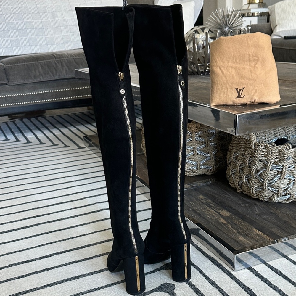 Louis Vuitton Elegant Black Suede MasterClass Thigh Boots